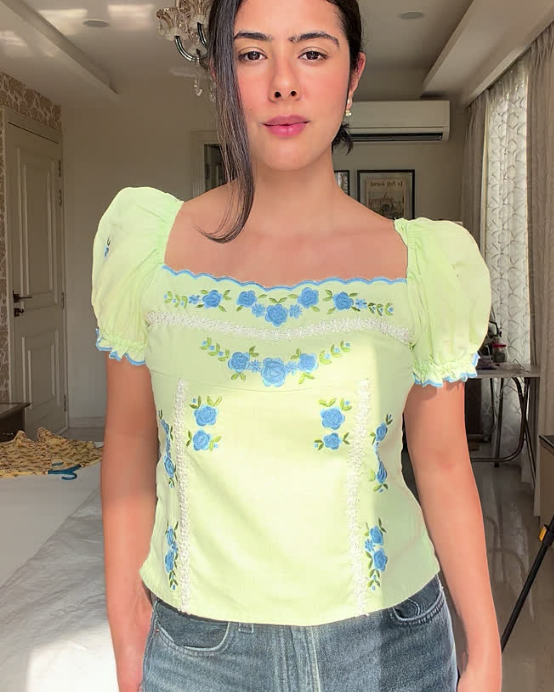Queen Charollete Top with sleeves Pista green
