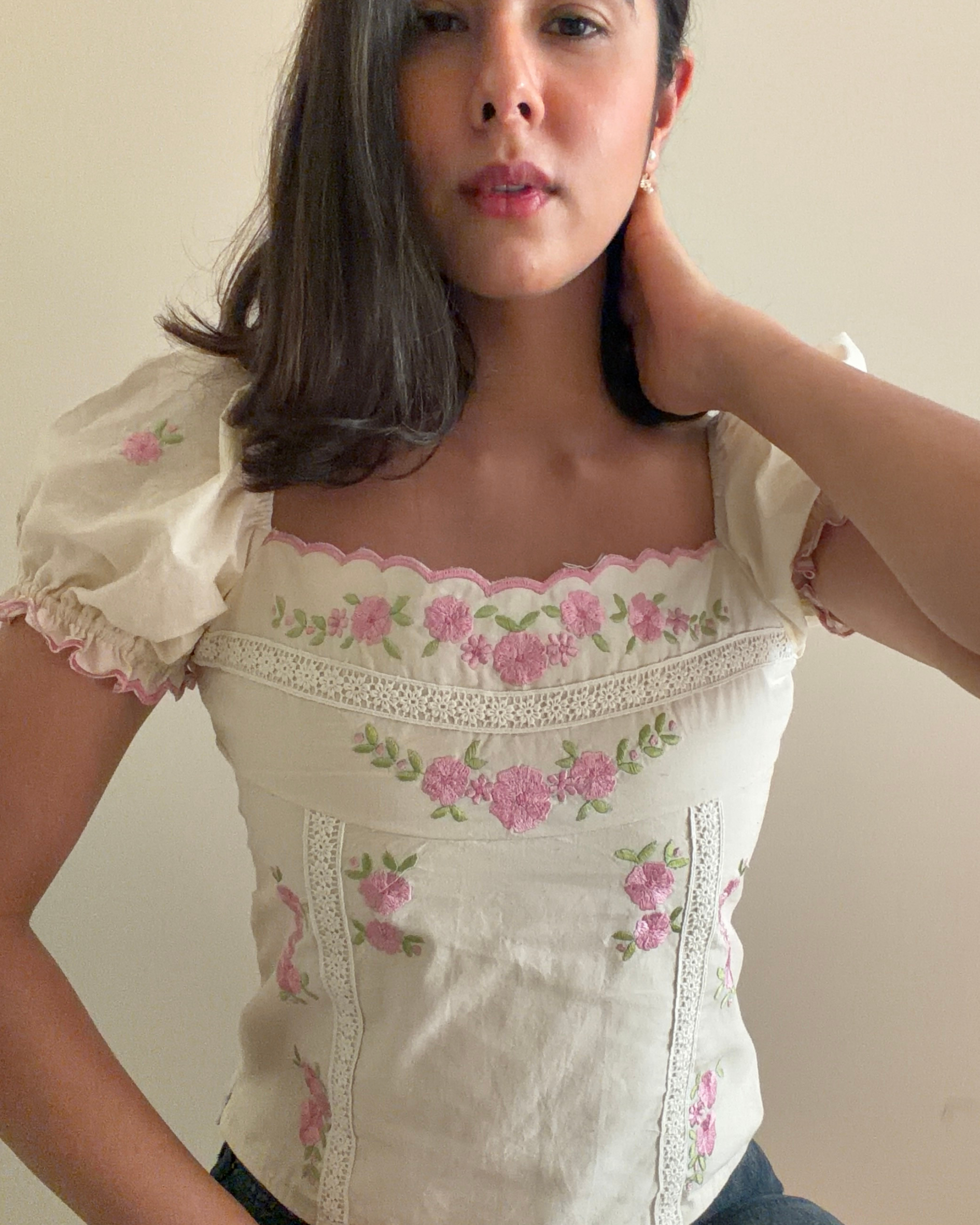 Jooni Top with sleeves