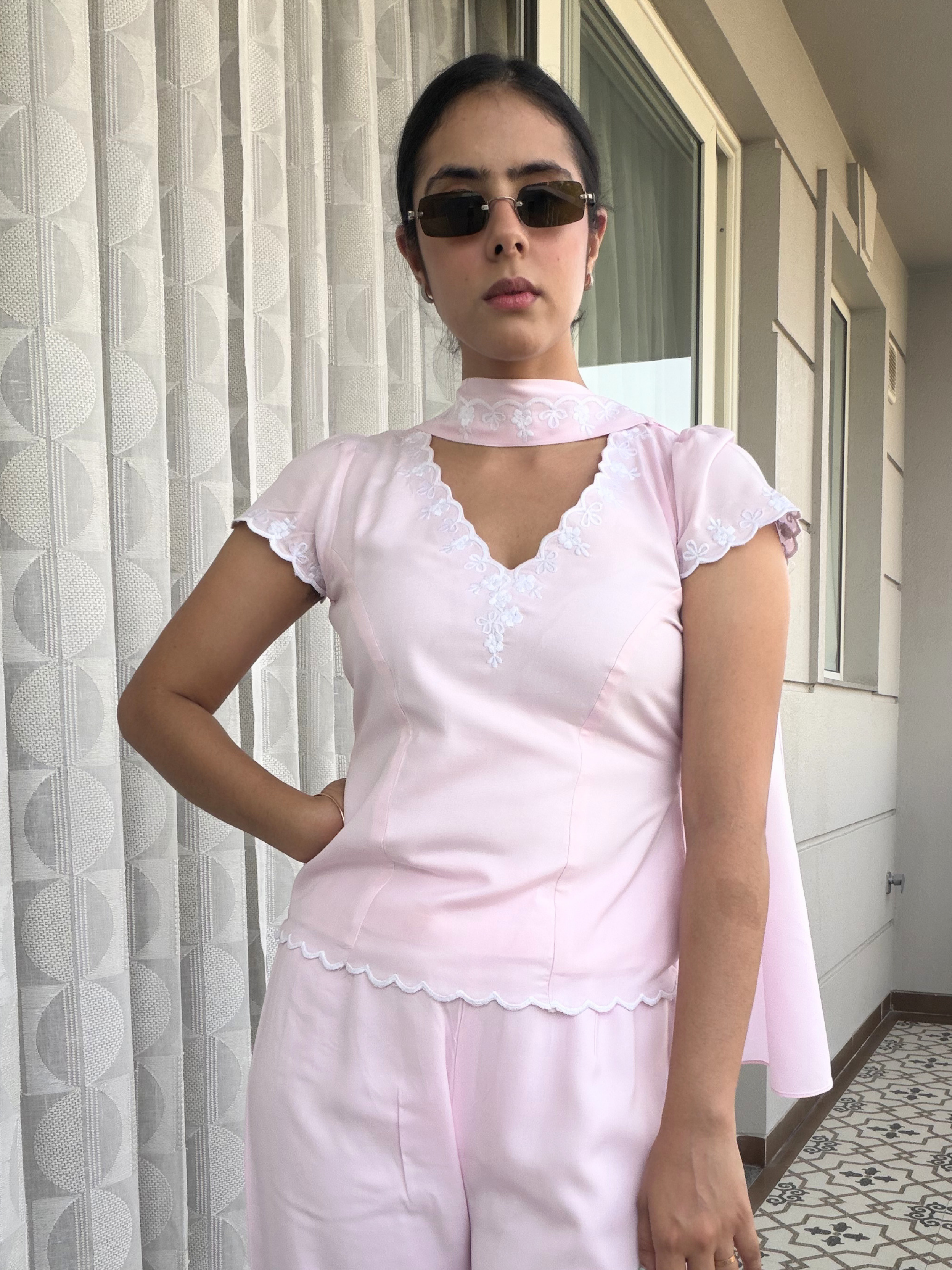 Kenny top with scraf in baby pink
