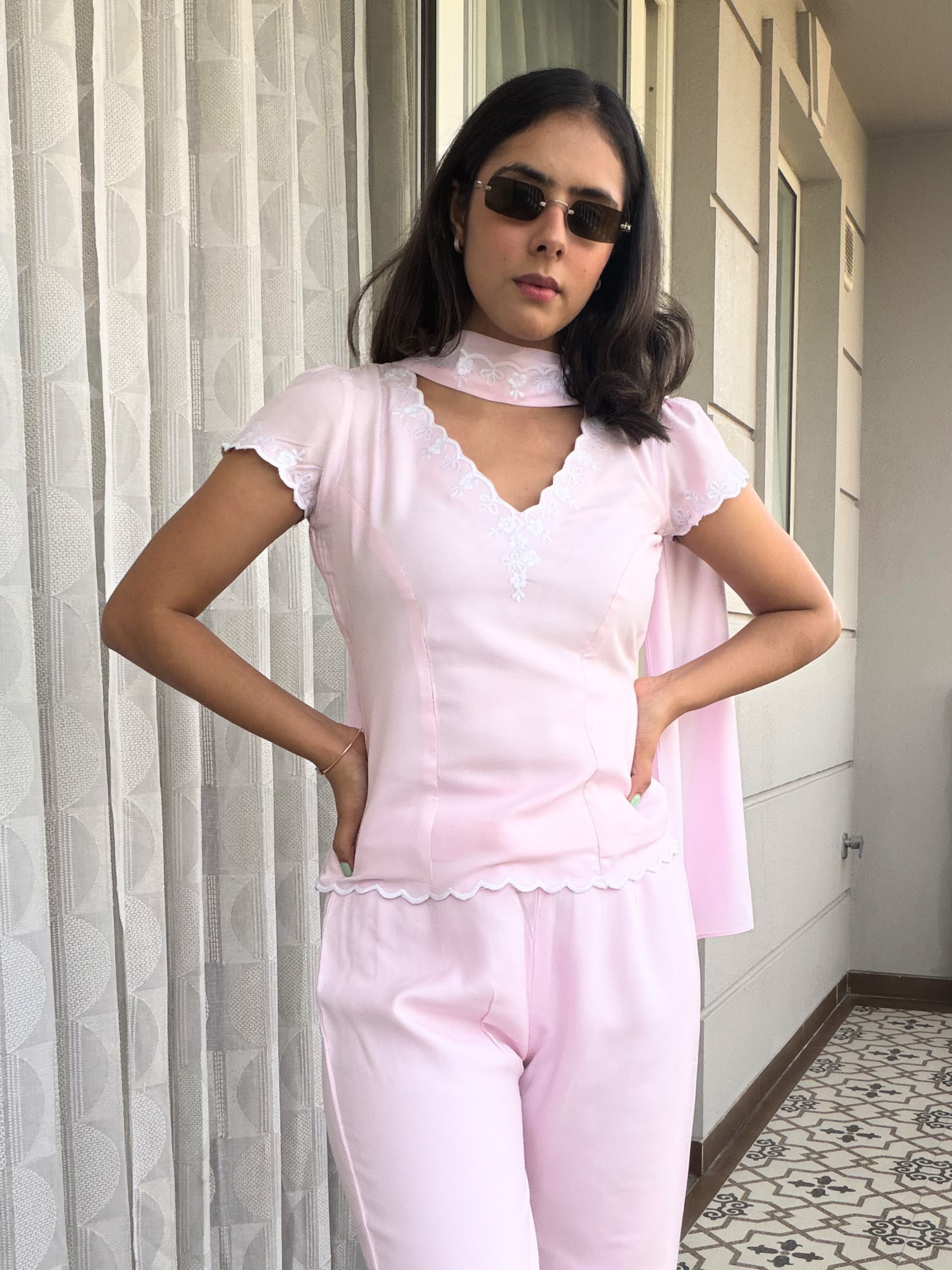 Kenny top with scraf in baby pink