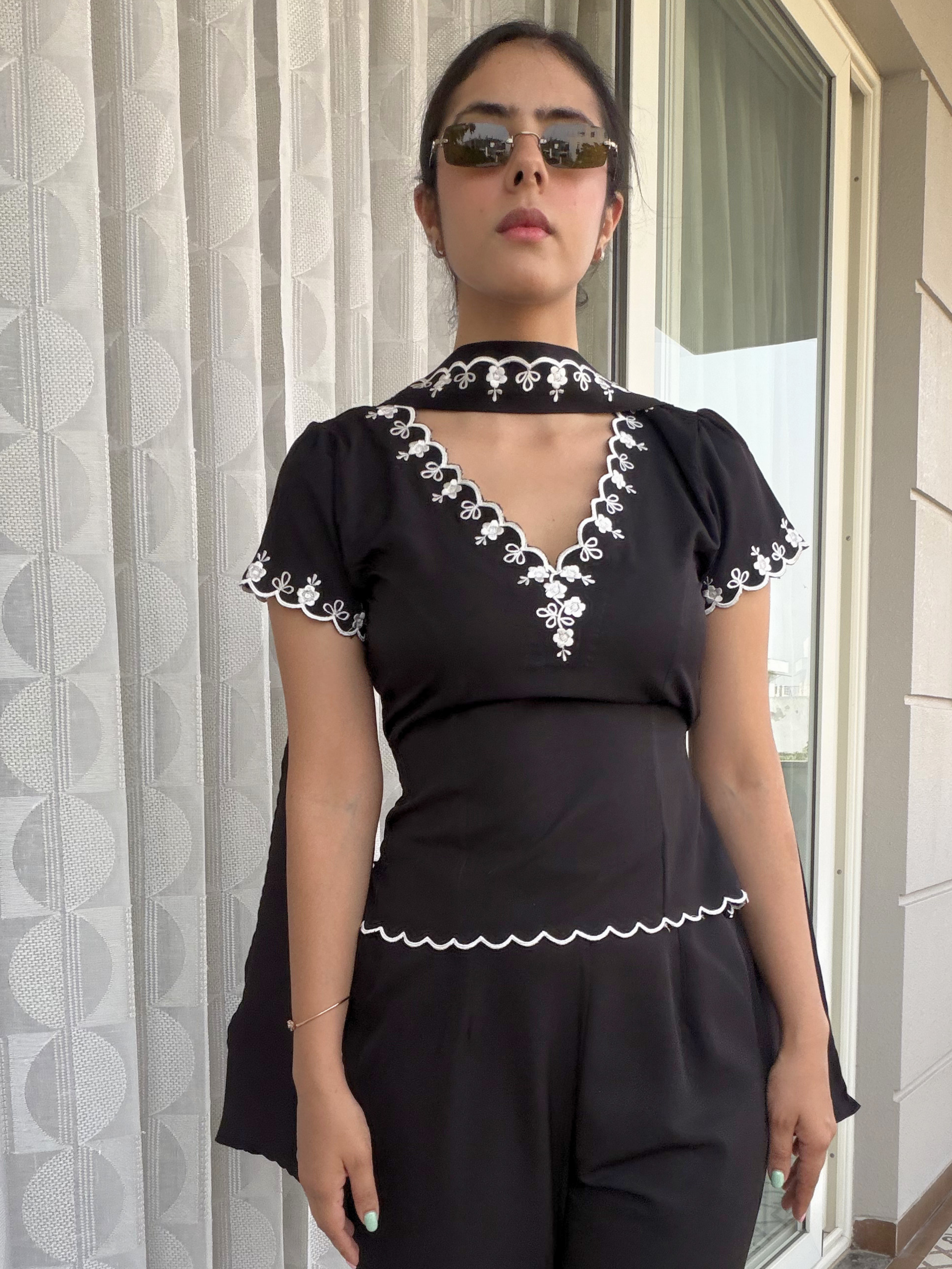 Kenny top with scarf in Black