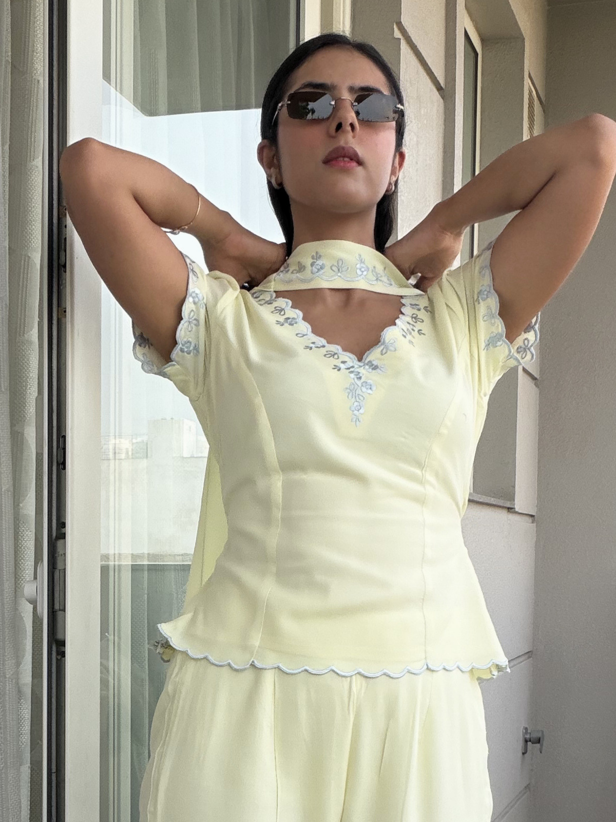Kenny top with scarf in butter yellow
