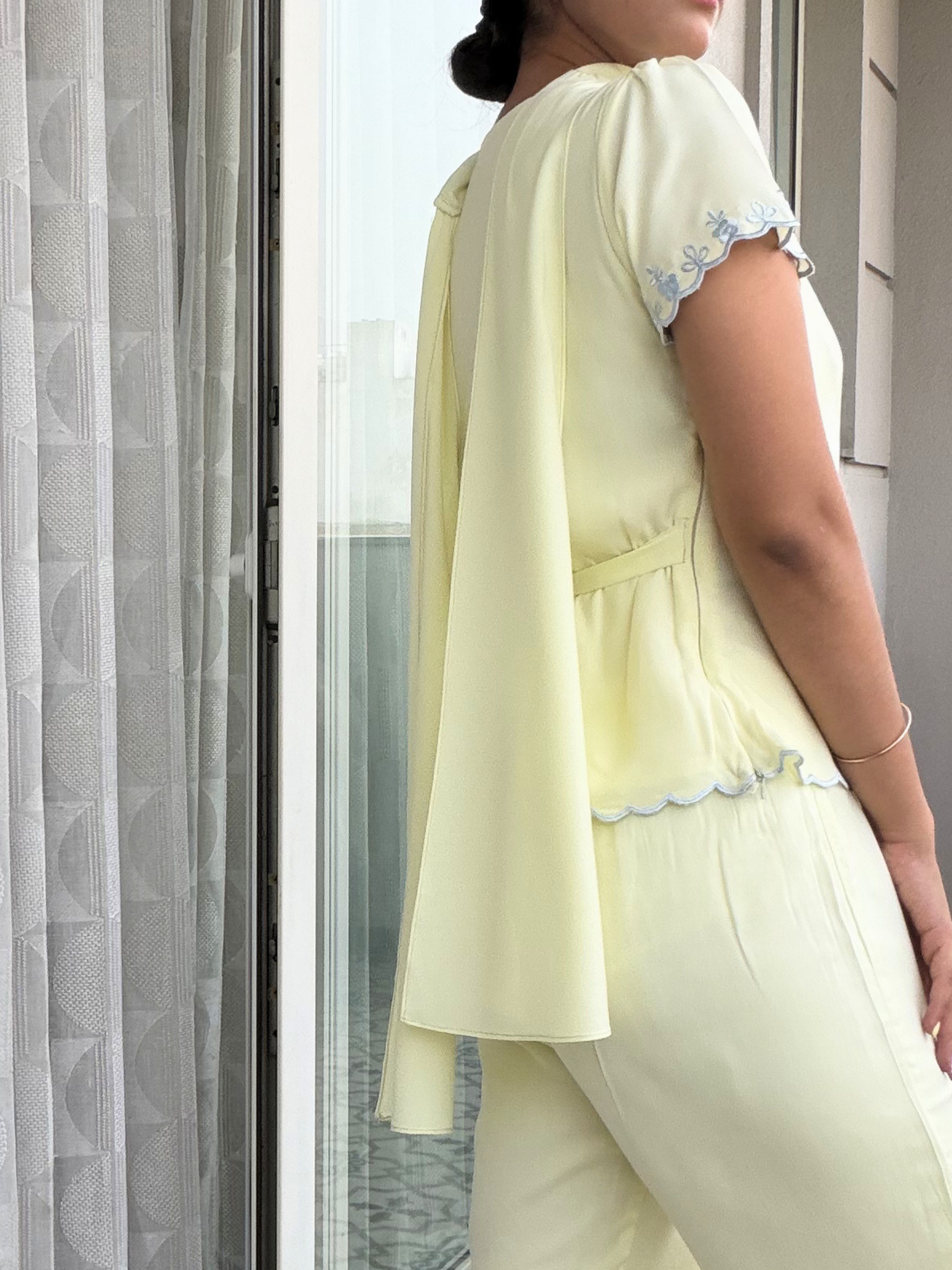 Kenny top with scarf in butter yellow