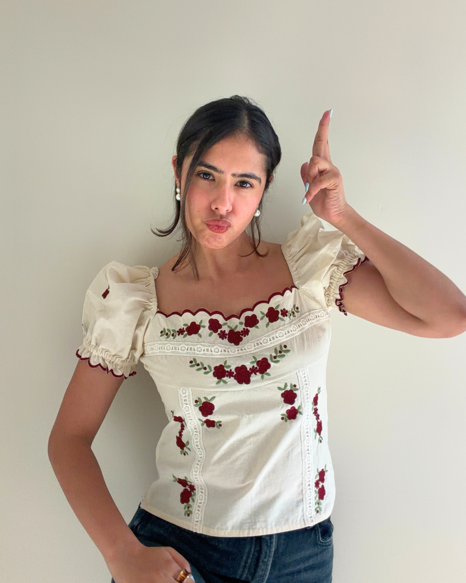 Queen Charlotte with Sleeves top