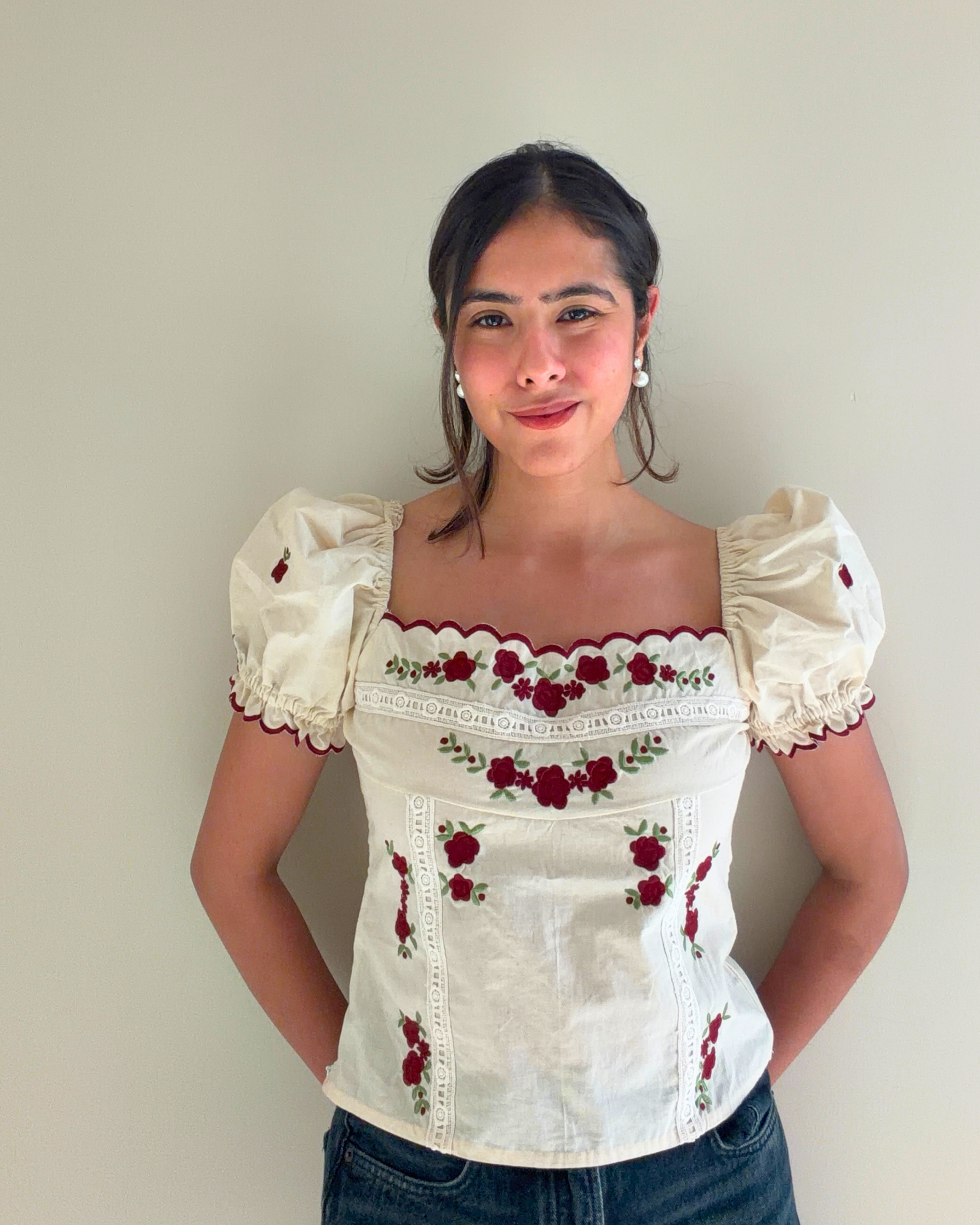 Queen Charlotte with Sleeves top