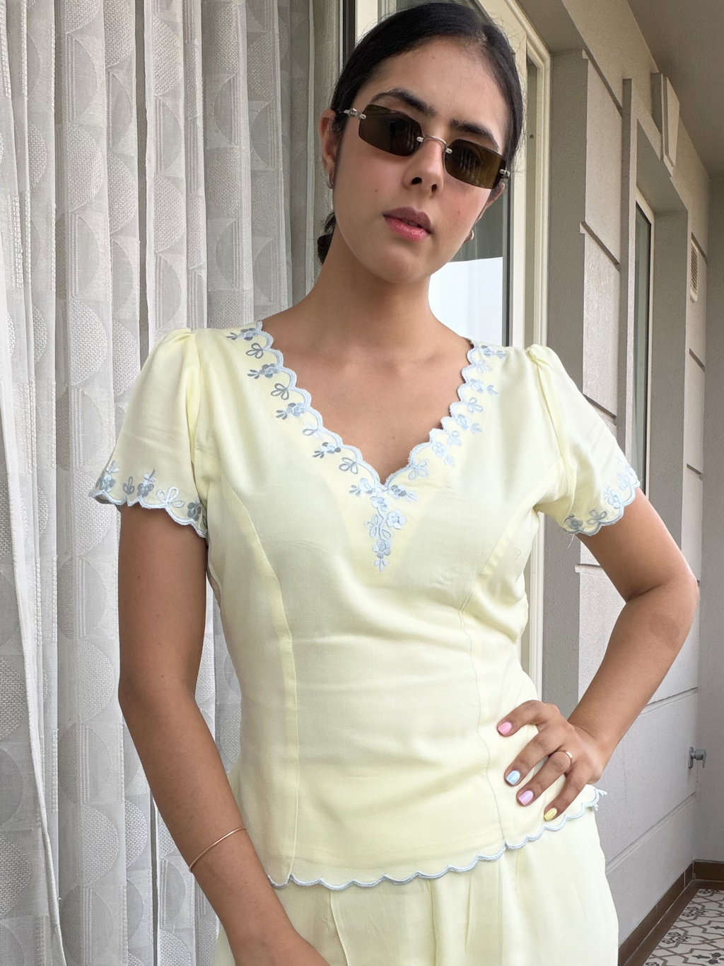 Kenny Top in butter yellow