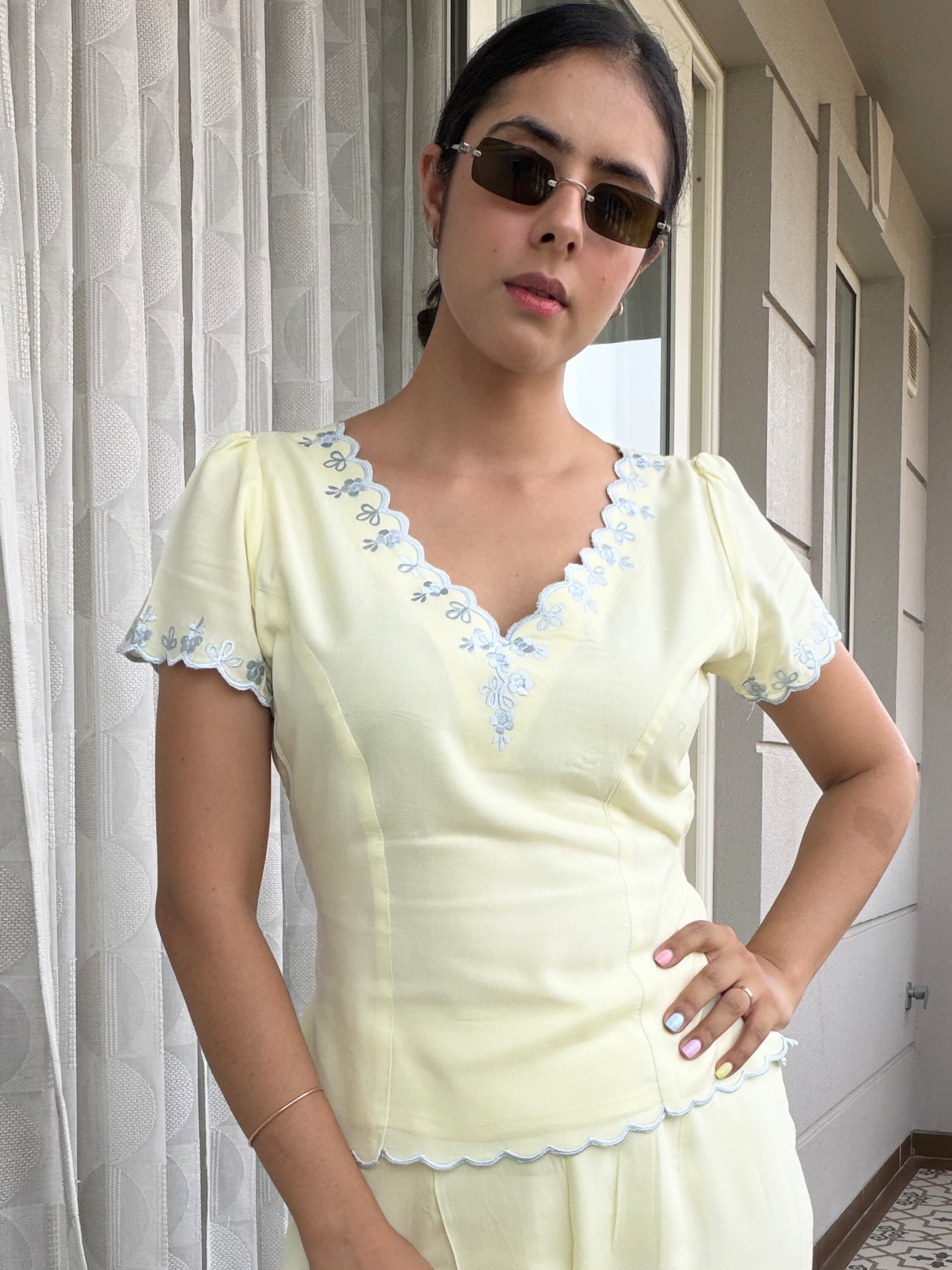 Kenny Top in butter yellow